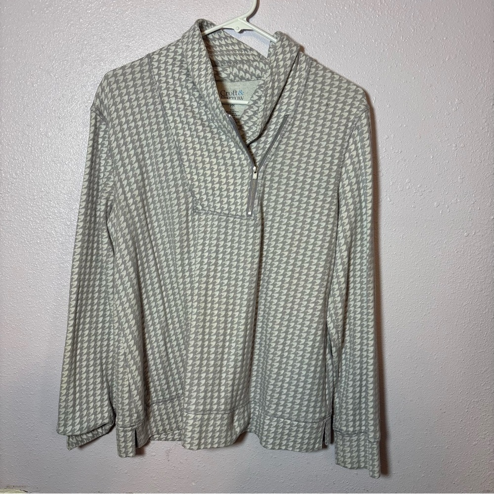 Croft & Barrow Gray Houndstooth Sweatshirt